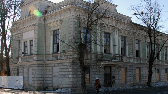 Kā un kāpēc Sarkandaugavā tika pārdots kultūras nams Draudzība?